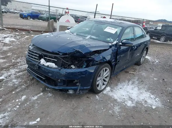 1VWLA7A32KC005632 2019 VOLKSWAGEN PASSAT - Image 2