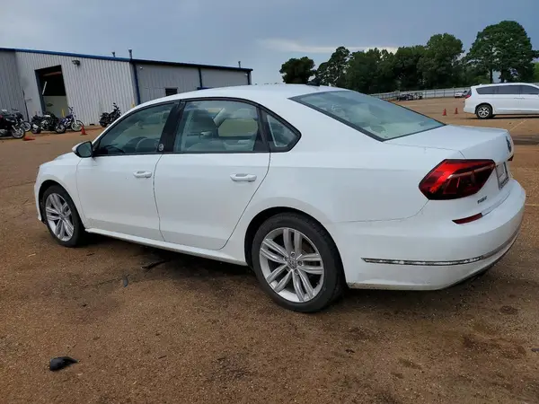 1VWLA7A32KC008076 2019 VOLKSWAGEN PASSAT - Image 2