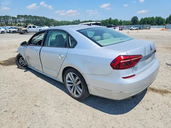 1VWLA7A32KC009566 2019 VOLKSWAGEN PASSAT - Image 2