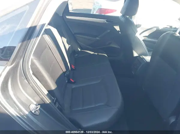 1VWLA7A32KC010233 2019 VOLKSWAGEN PASSAT - Image 8