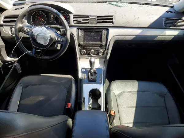 1VWLA7A32KC010457 2019 VOLKSWAGEN PASSAT - Image 8