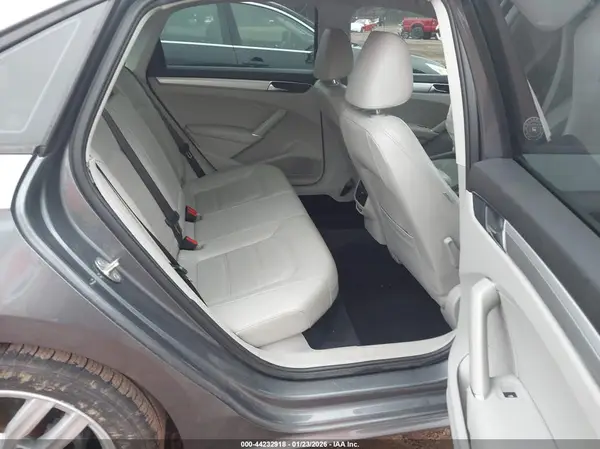 1VWLA7A32KC012791 2019 VOLKSWAGEN PASSAT - Image 8