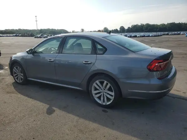 1VWLA7A32KC013004 2019 VOLKSWAGEN PASSAT - Image 2