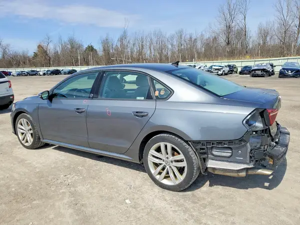 1VWLA7A32KC013150 2019 VOLKSWAGEN PASSAT - Image 2