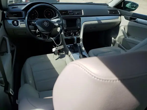 1VWLA7A32KC013150 2019 VOLKSWAGEN PASSAT - Image 8