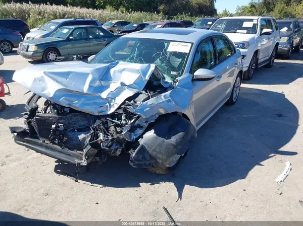 1VWLA7A32KC013648 2019 VOLKSWAGEN PASSAT - Image 2