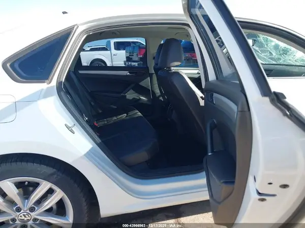 1VWLA7A33KC000732 2019 VOLKSWAGEN PASSAT - Image 8