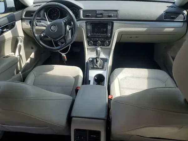 1VWLA7A33KC004327 2019 VOLKSWAGEN PASSAT - Image 8