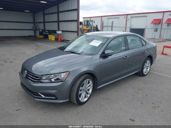 1VWLA7A33KC006305 2019 VOLKSWAGEN PASSAT - Image 2