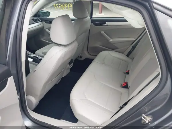 1VWLA7A33KC006305 2019 VOLKSWAGEN PASSAT - Image 8
