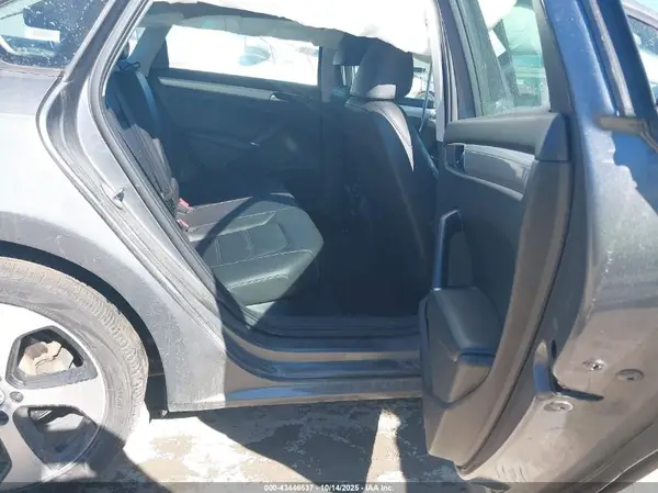 1VWLA7A33KC009608 2019 VOLKSWAGEN PASSAT - Image 8