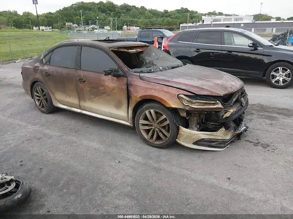 1VWLA7A33KC010273 2019 VOLKSWAGEN PASSAT - Image 1
