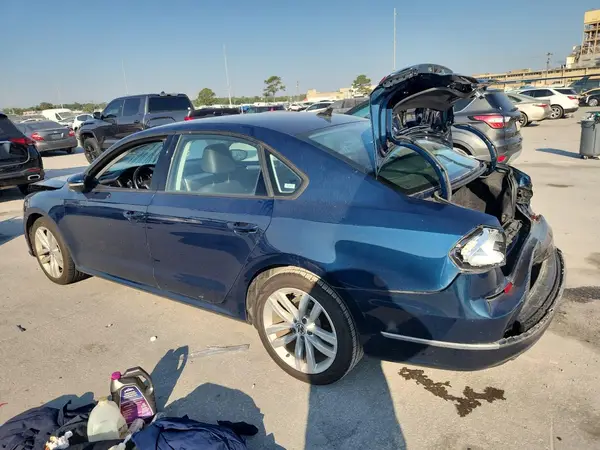 1VWLA7A33KC013447 2019 VOLKSWAGEN PASSAT - Image 2