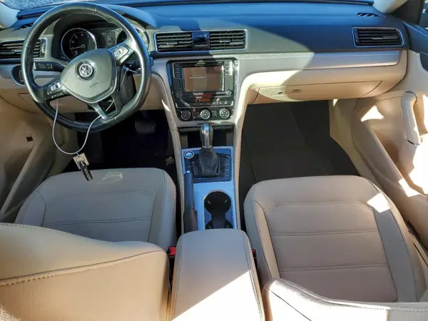 1VWLA7A33KC014100 2019 VOLKSWAGEN PASSAT - Image 8