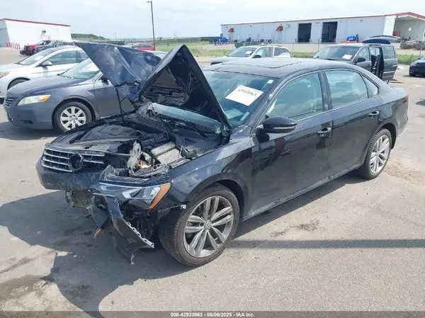 1VWLA7A33KC014226 2019 VOLKSWAGEN PASSAT - Image 2