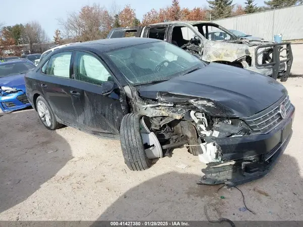 1VWLA7A34KC011710 2019 VOLKSWAGEN PASSAT - Image 1