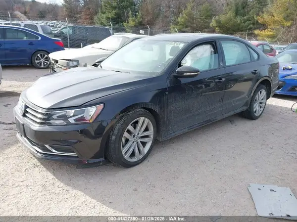 1VWLA7A34KC011710 2019 VOLKSWAGEN PASSAT - Image 2