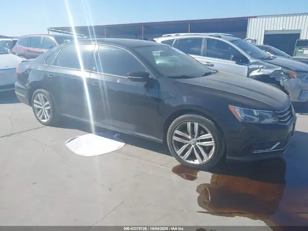 1VWLA7A35KC004944 2019 VOLKSWAGEN PASSAT - Image 1