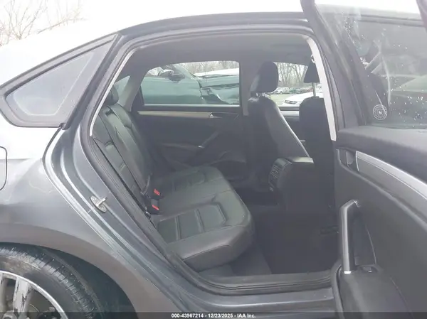 1VWLA7A35KC006984 2019 VOLKSWAGEN PASSAT - Image 8