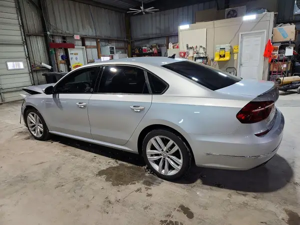 1VWLA7A35KC010582 2019 VOLKSWAGEN PASSAT - Image 2