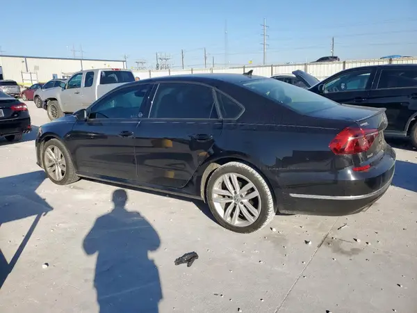1VWLA7A35KC011568 2019 VOLKSWAGEN PASSAT - Image 2
