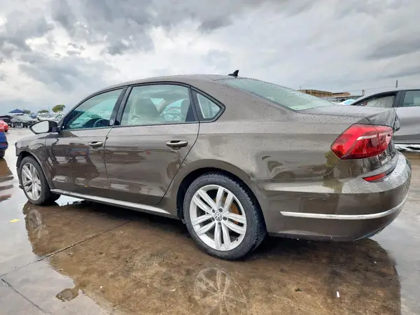 1VWLA7A35KC013661 2019 VOLKSWAGEN PASSAT - Image 2
