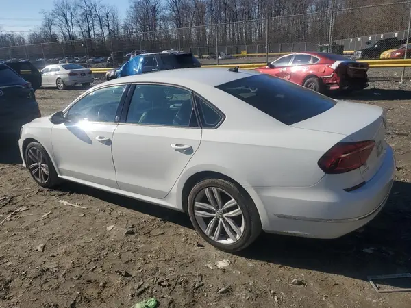 1VWLA7A36KC002457 2019 VOLKSWAGEN PASSAT - Image 2