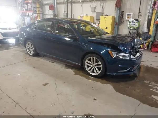 1VWLA7A36KC003866 2019 VOLKSWAGEN PASSAT - Image 1