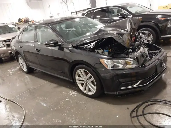 1VWLA7A36KC004077 2019 VOLKSWAGEN PASSAT - Image 1