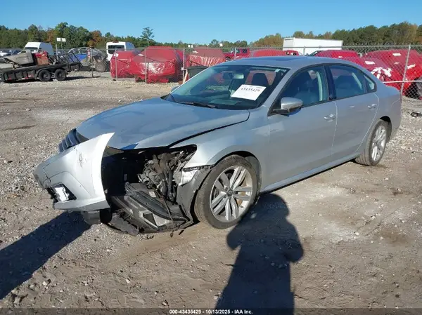1VWLA7A36KC006136 2019 VOLKSWAGEN PASSAT - Image 2