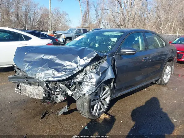 1VWLA7A36KC006413 2019 VOLKSWAGEN PASSAT - Image 2