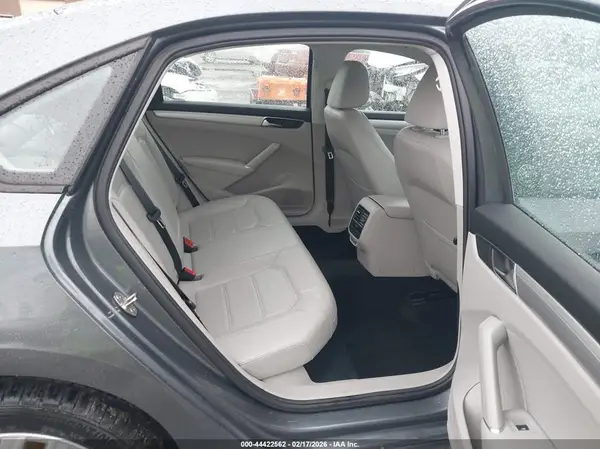 1VWLA7A36KC009599 2019 VOLKSWAGEN PASSAT - Image 8
