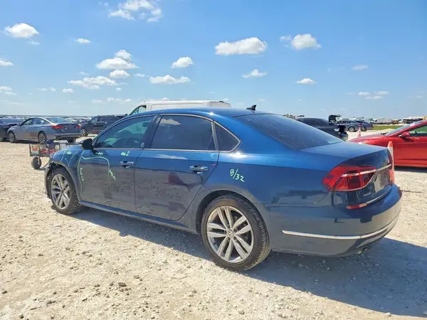 1VWLA7A36KC010140 2019 VOLKSWAGEN PASSAT - Image 2
