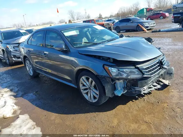 1VWLA7A36KC014480 2019 VOLKSWAGEN PASSAT - Image 1