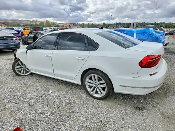 1VWLA7A37KC003388 2019 VOLKSWAGEN PASSAT - Image 2