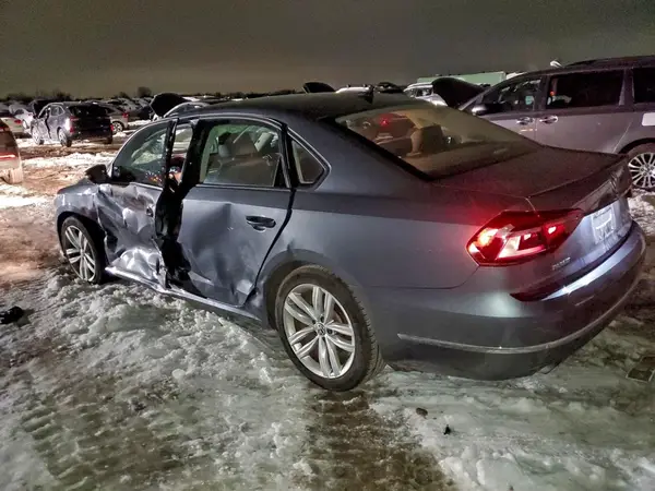 1VWLA7A37KC004394 2019 VOLKSWAGEN PASSAT - Image 2