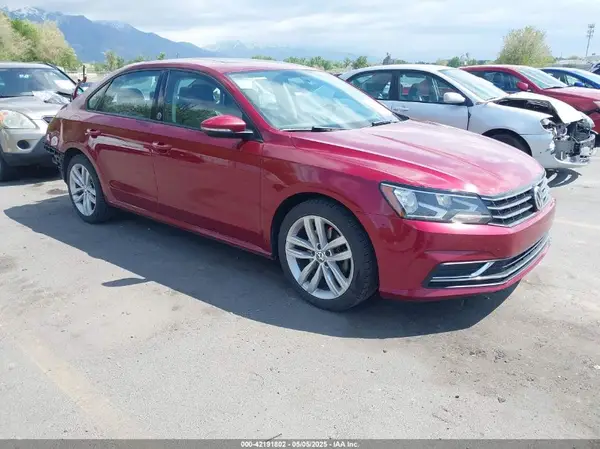 1VWLA7A37KC007702 2019 VOLKSWAGEN PASSAT - Image 1