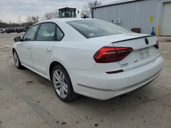 1VWLA7A37KC010650 2019 VOLKSWAGEN PASSAT - Image 2