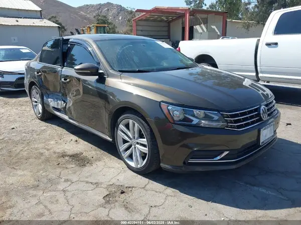 1VWLA7A37KC011944 2019 VOLKSWAGEN PASSAT - Image 1