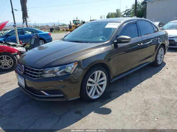 1VWLA7A37KC011944 2019 VOLKSWAGEN PASSAT - Image 2