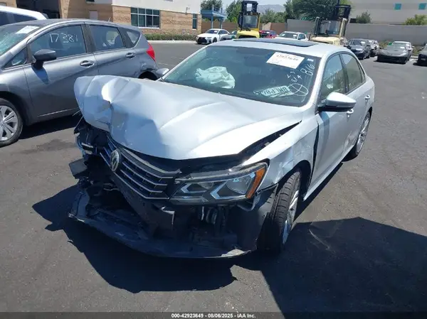 1VWLA7A37KC012334 2019 VOLKSWAGEN PASSAT - Image 2