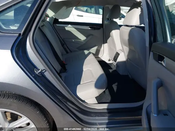 1VWLA7A37KC012561 2019 VOLKSWAGEN PASSAT - Image 8