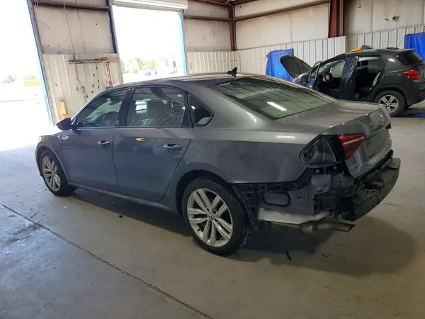 1VWLA7A37KC012575 2019 VOLKSWAGEN PASSAT - Image 2
