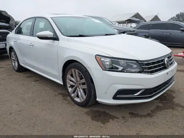 1VWLA7A38KC004758 2019 VOLKSWAGEN PASSAT - Image 1