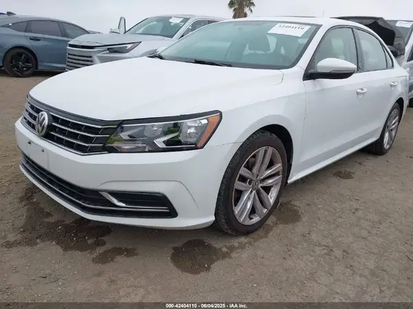 1VWLA7A38KC004758 2019 VOLKSWAGEN PASSAT - Image 2