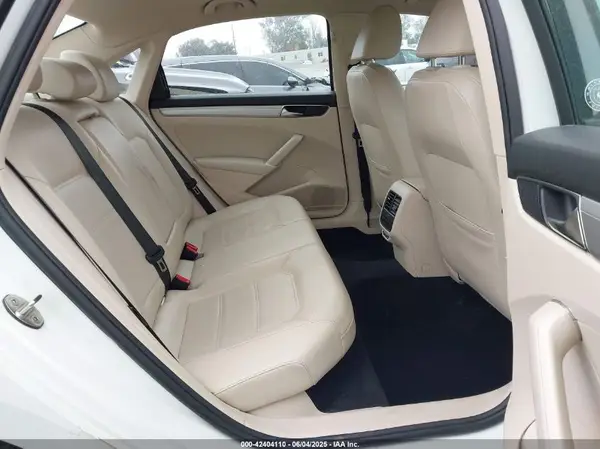1VWLA7A38KC004758 2019 VOLKSWAGEN PASSAT - Image 8