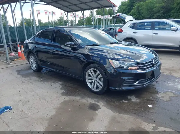 1VWLA7A38KC010110 2019 VOLKSWAGEN PASSAT - Image 1