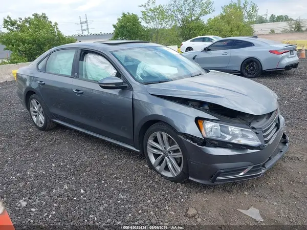 1VWLA7A38KC013153 2019 VOLKSWAGEN PASSAT - Image 1