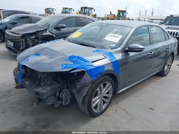 1VWLA7A38KC014156 2019 VOLKSWAGEN PASSAT - Image 2