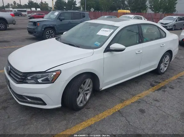 1VWLA7A39KC000668 2019 VOLKSWAGEN PASSAT - Image 2